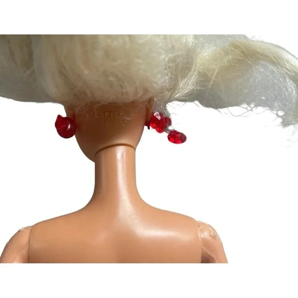 VINTAGE 1991 BARBIE HAPPY HOLIDAYS CHRISTMAS EDITION 11” MATTEL